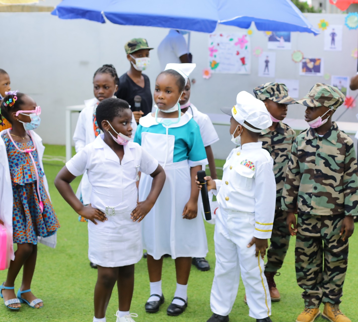 Kindergarten pupils at Career day